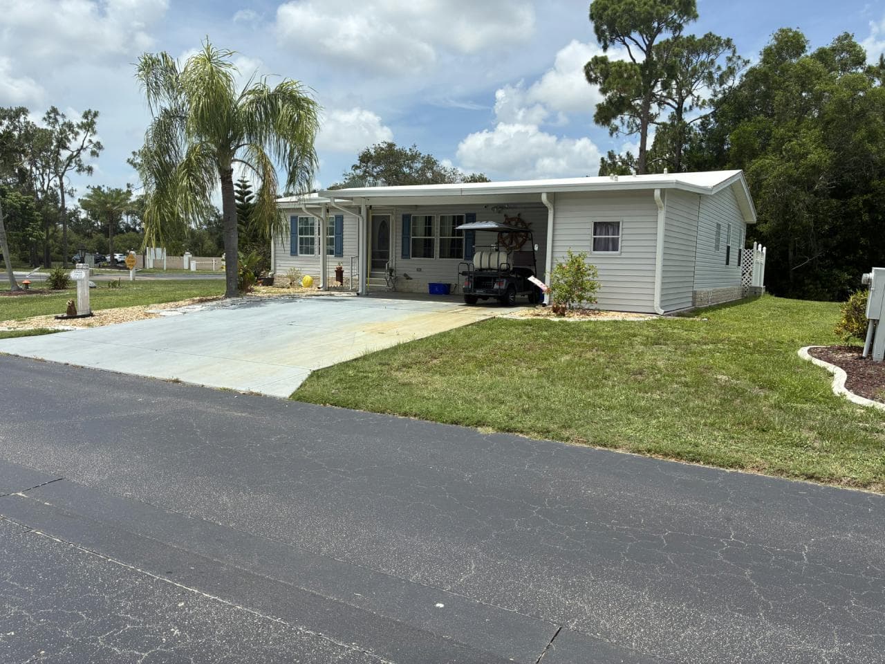 Manufactured home in N. Fort Myers, FL 33903