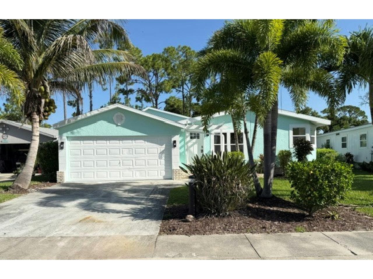 Manufactured home in N. Fort Myers, FL 33903