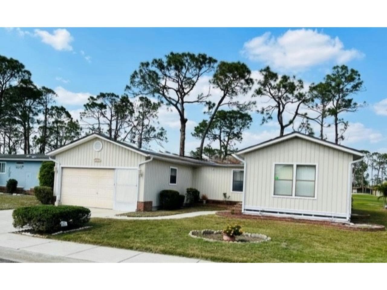 Manufactured home in N. Fort Myers, FL 33903