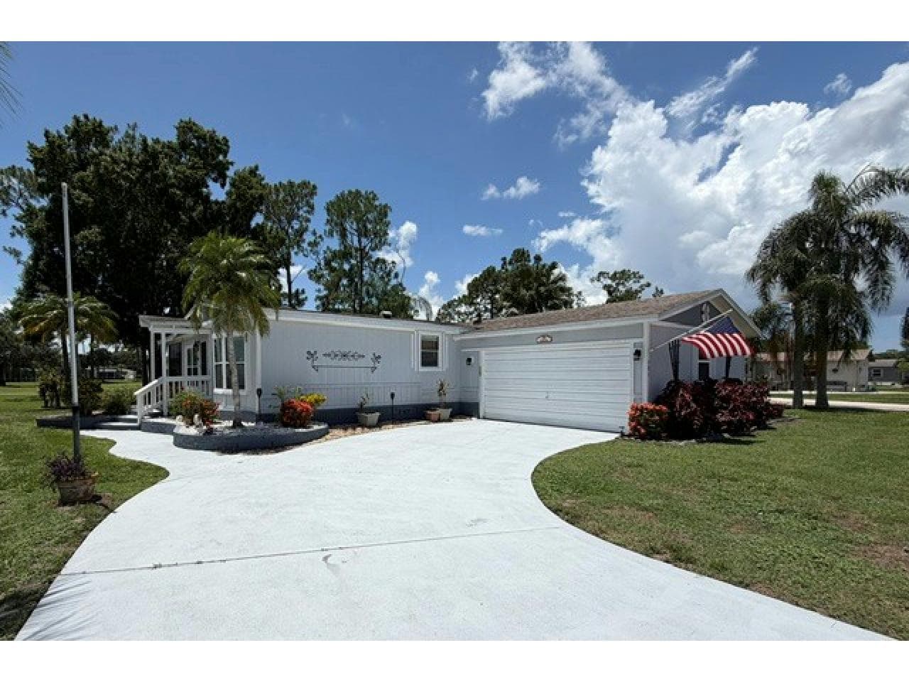 Manufactured home in N. Fort Myers, FL 33903