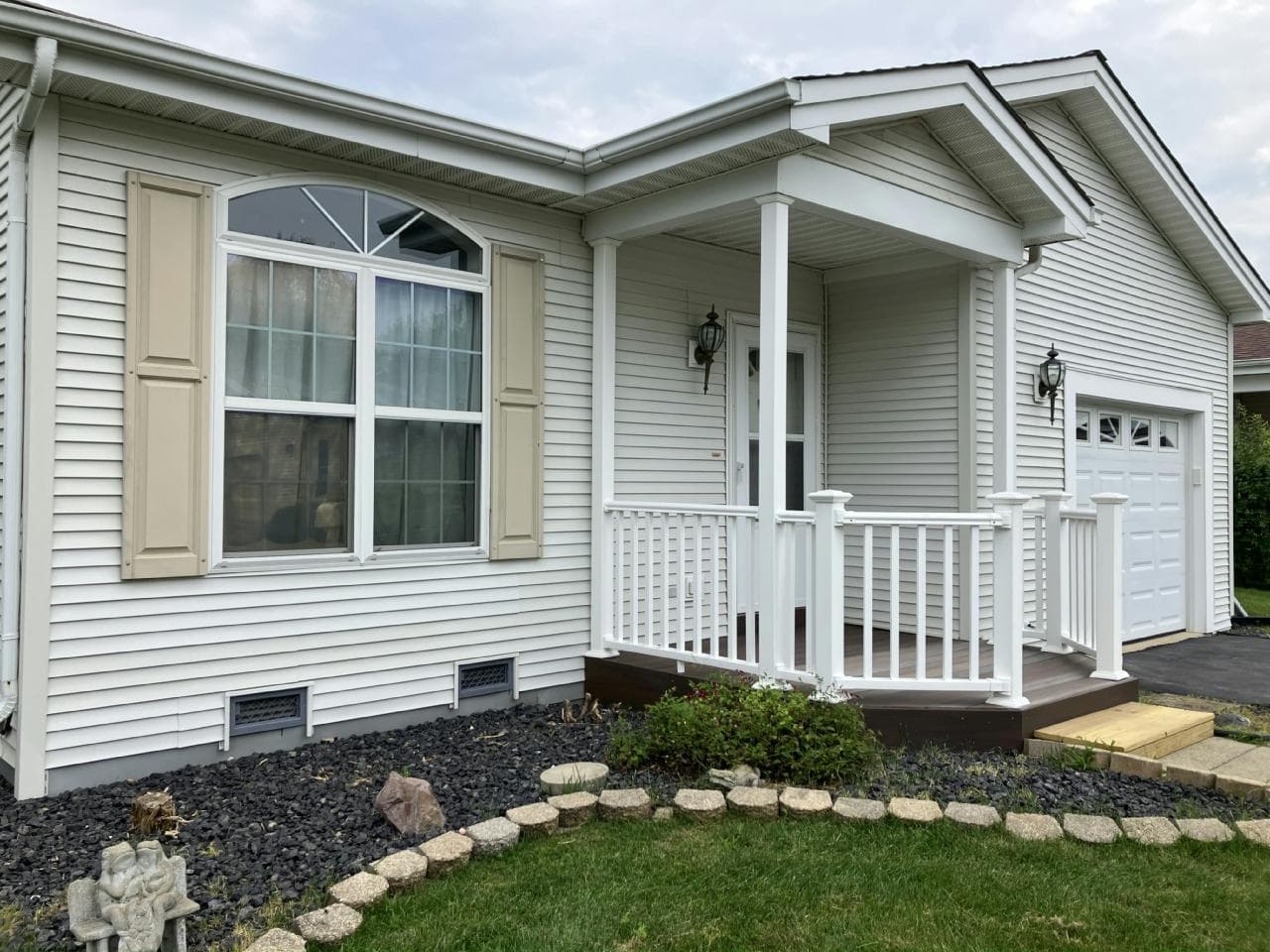 Manufactured home in Grayslake, IL 60030