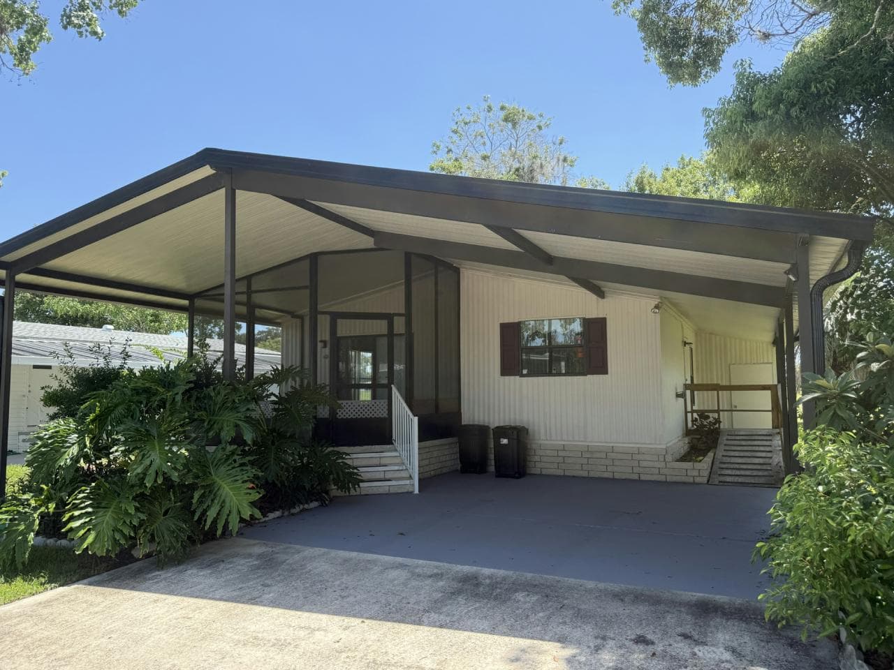 Manufactured home in Orlando, FL 32826