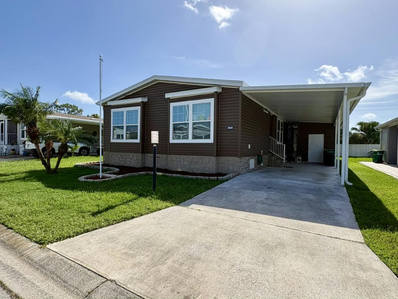 Manufactured home in Melbourne, FL 32904