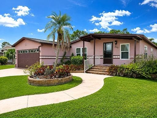 Manufactured home in N. Fort Myers, FL 33903