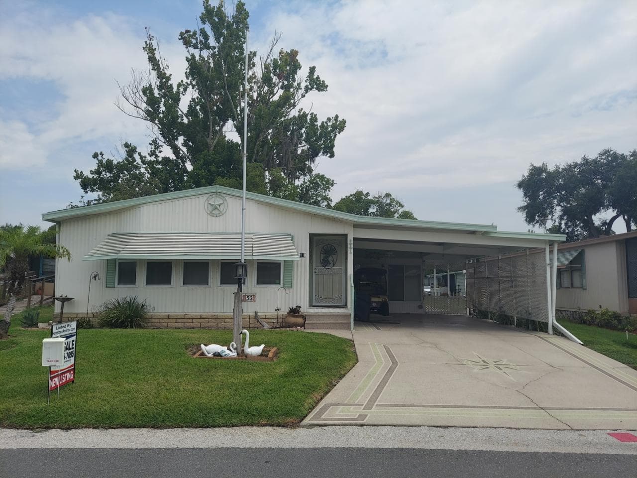 Manufactured home in Leesburg, FL 34788