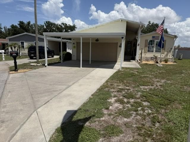 Manufactured home in Wimauma, FL 33598