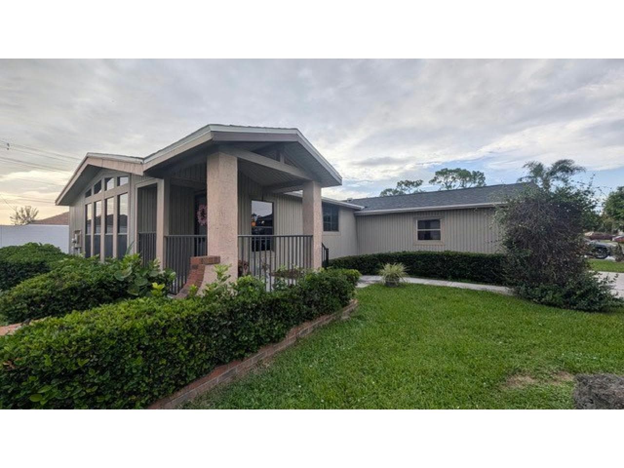Manufactured home in N. Fort Myers, FL 33903
