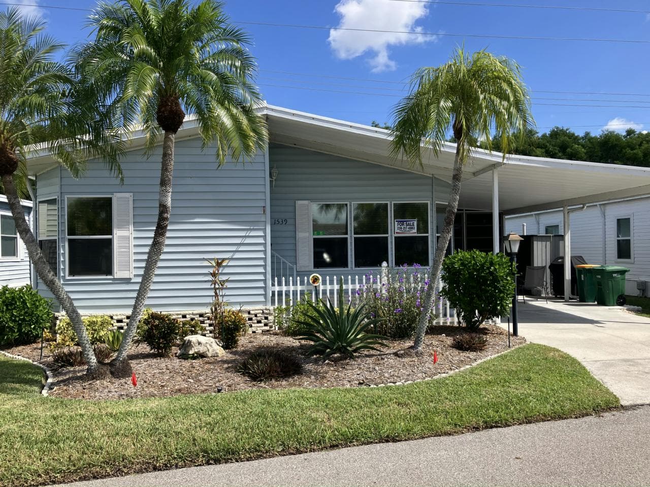 Manufactured home in Naples, FL 34110