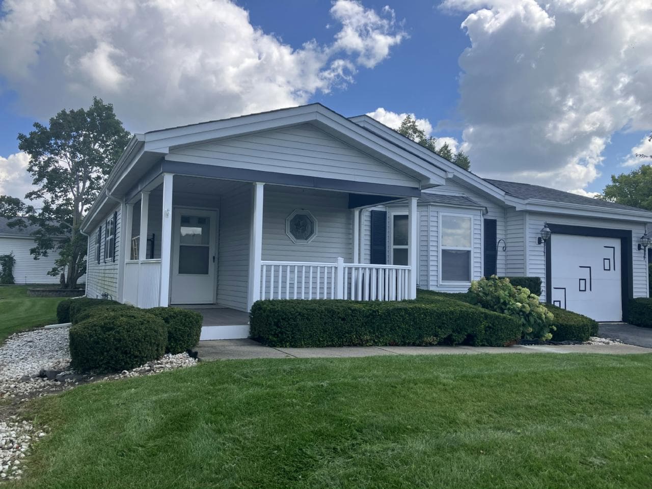 Manufactured home in Grayslake, IL 60030