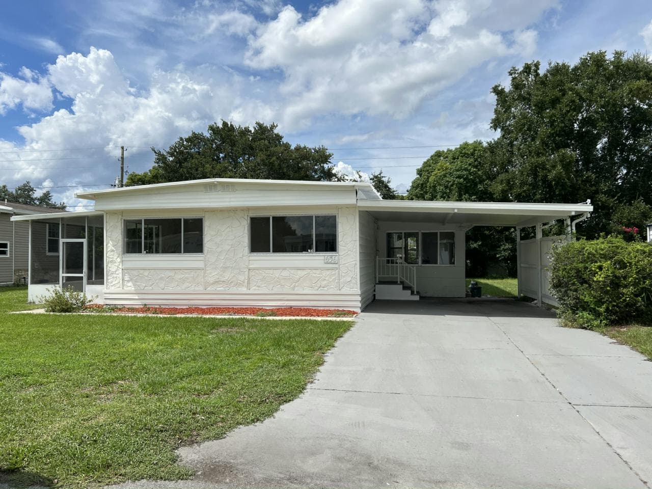 Manufactured home in Oviedo, FL 32765