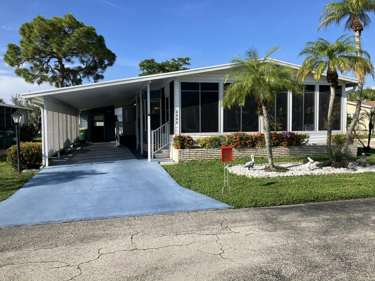 Manufactured home in Naples, FL 34110