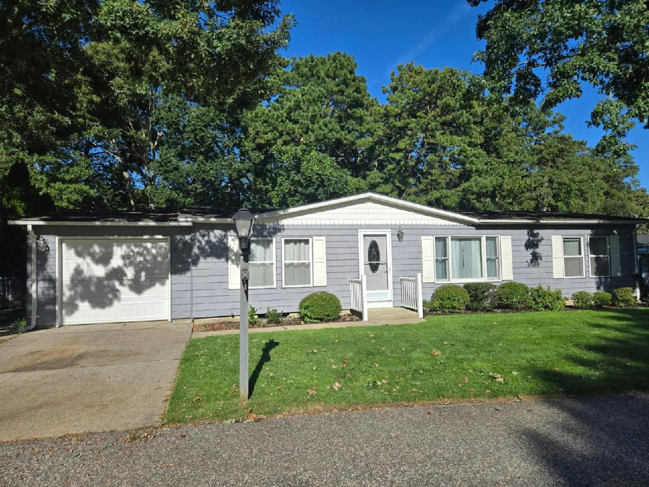 Manufactured home in Calverton, NY 11933