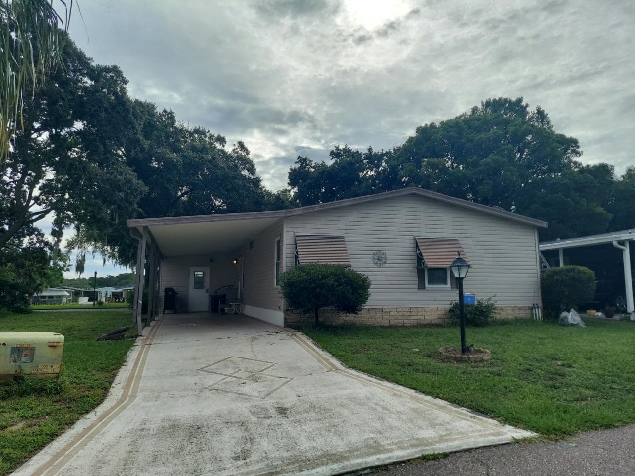 Manufactured home in Leesburg, FL 34788