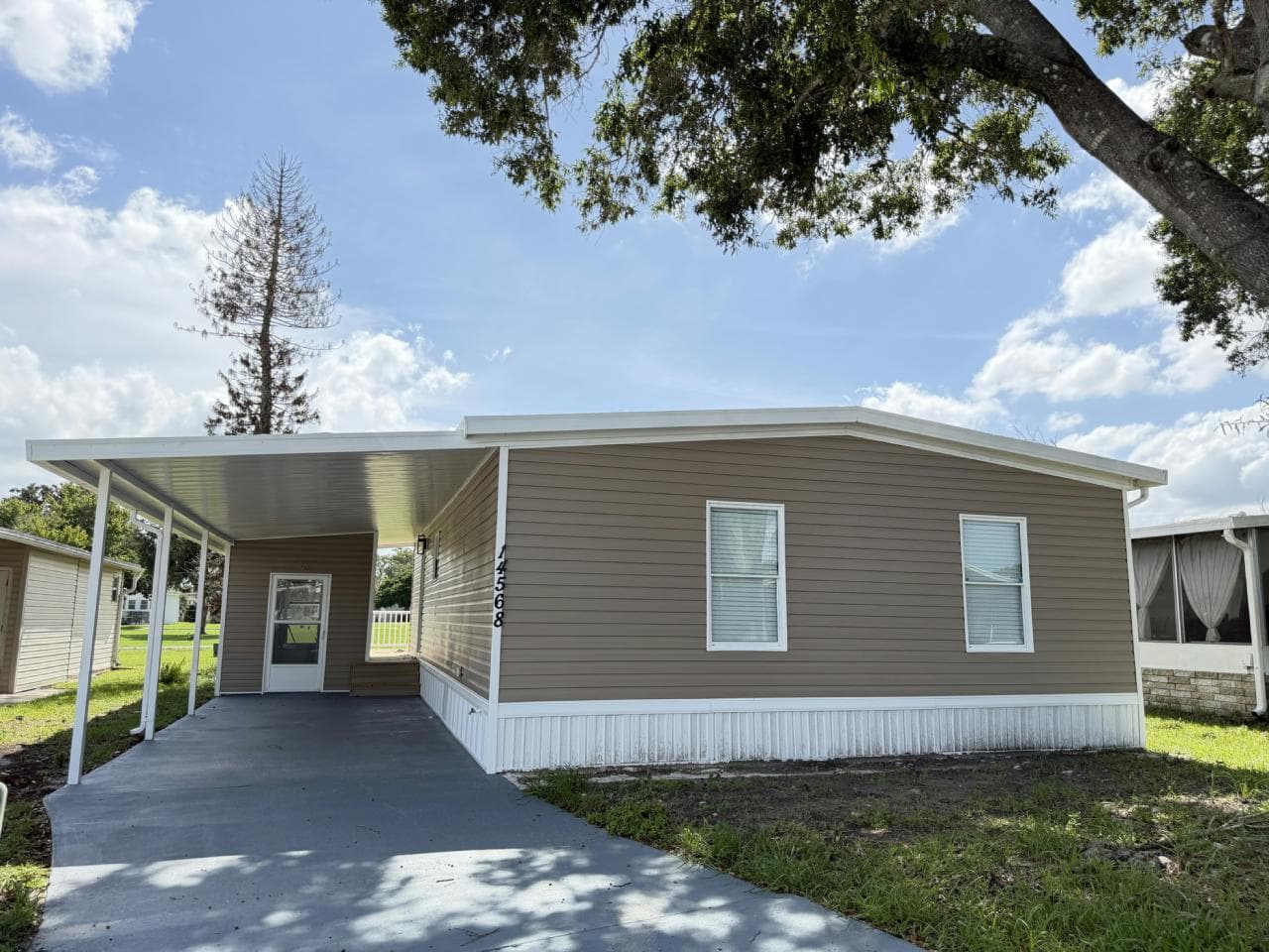 Manufactured home in Orlando, FL 32826