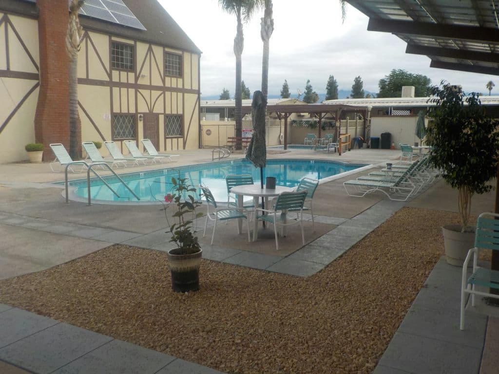 Manufactured home in Hemet, CA 92543