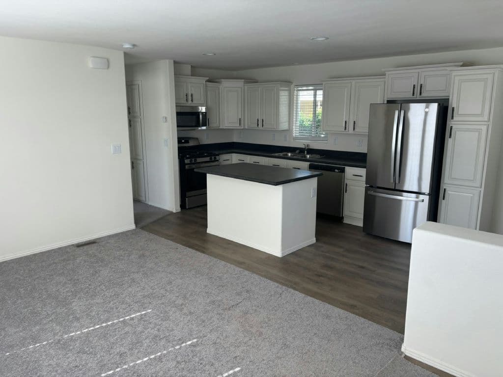 Manufactured home in Hemet, CA 92543