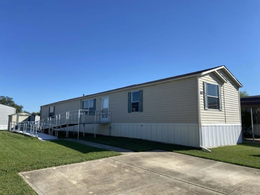 Manufactured home in Manvel, TX 77578