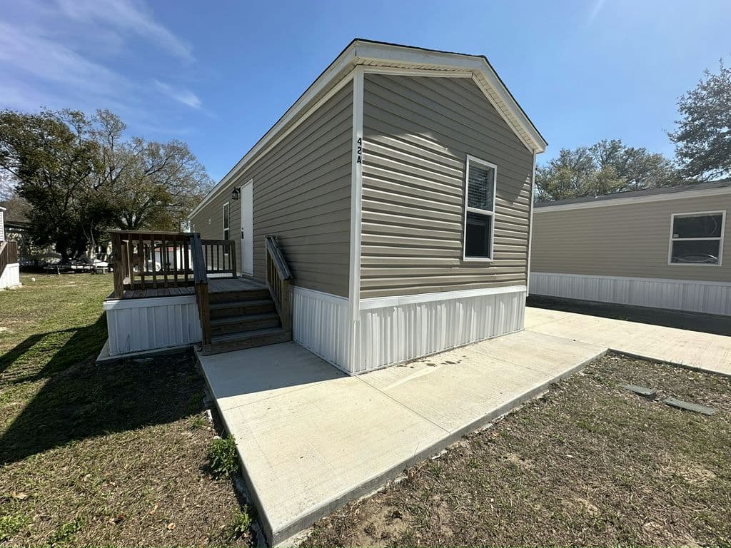 Manufactured home in Auburndale, FL 33823