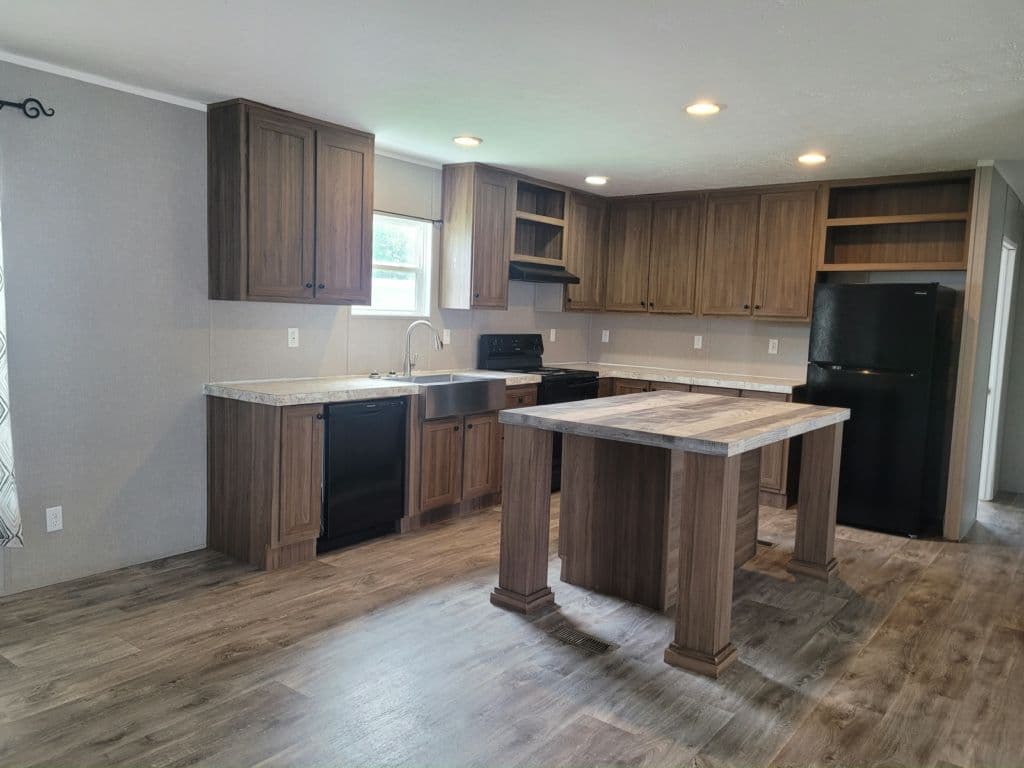 Manufactured home in Macomb, IL 61455