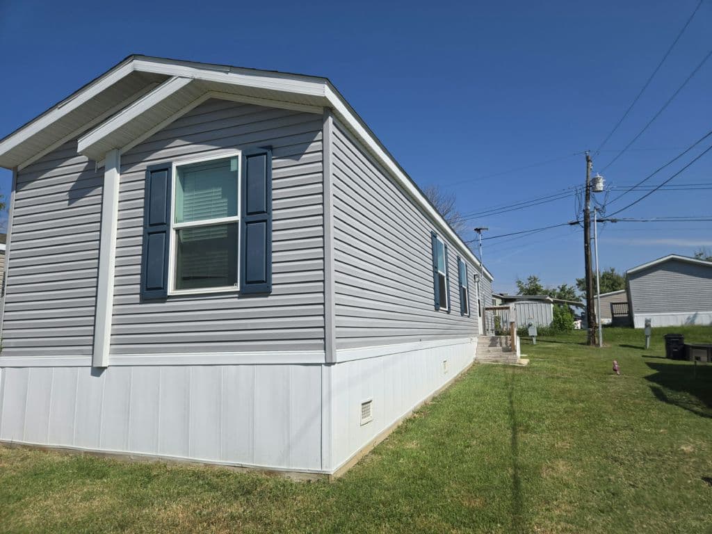 Manufactured home in Columbia, MO 65202