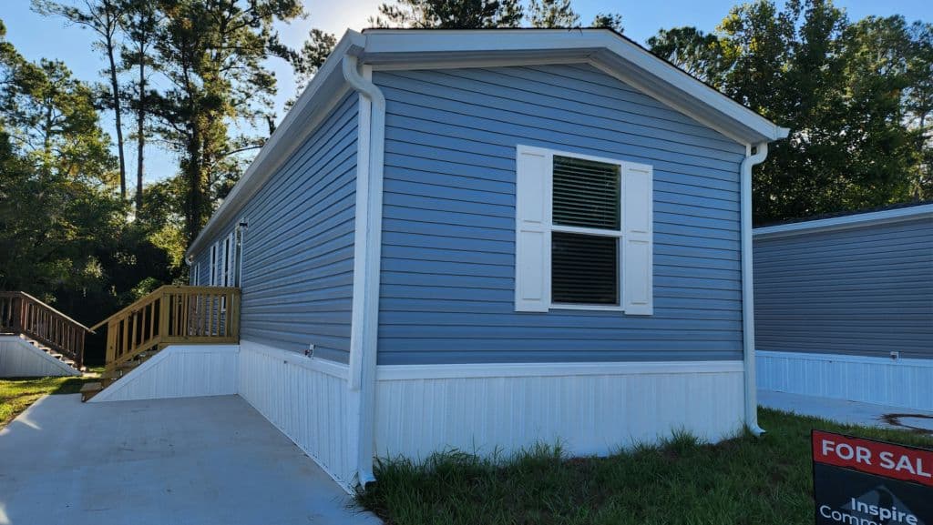 Manufactured home in Jacksonville, FL 32244