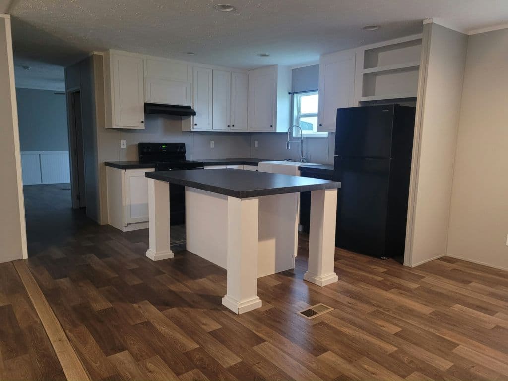 Manufactured home in Macomb, IL 61455