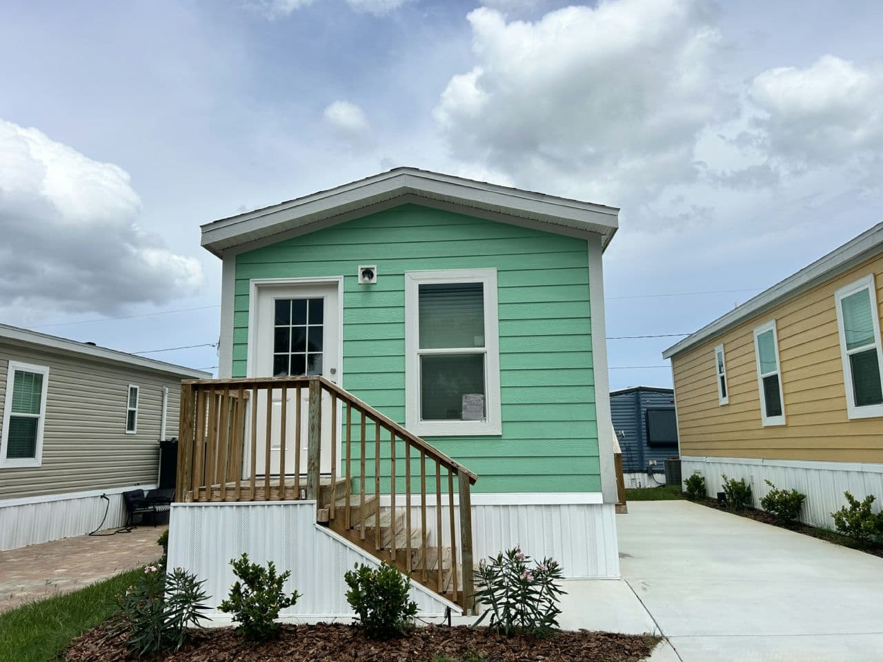 Manufactured home in Dade City, FL 33523