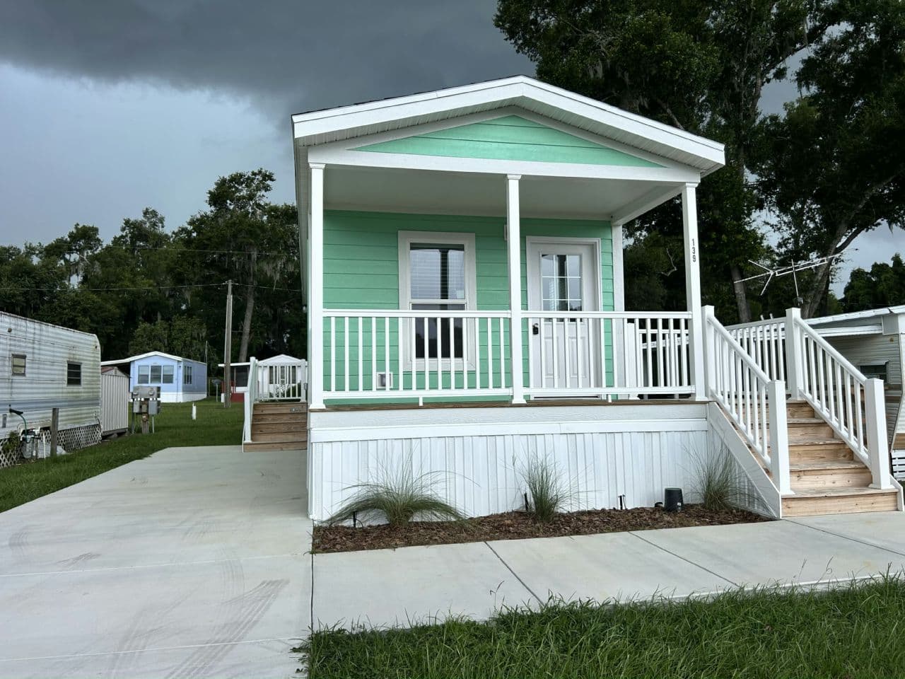 Manufactured home in Dade City, FL 33523
