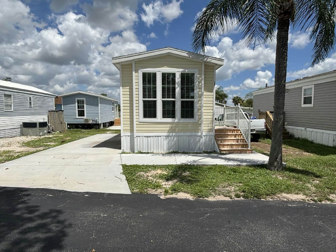 Manufactured home in Lake Placid, FL 33852