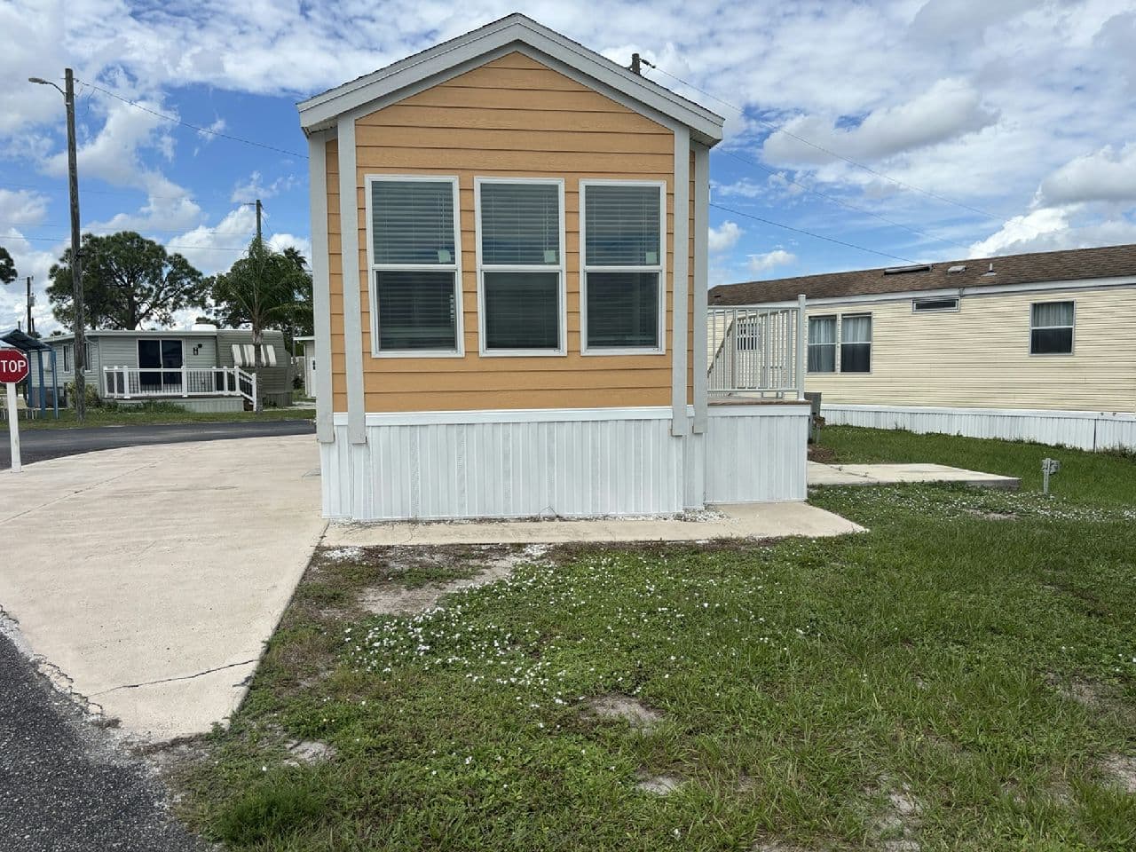 Manufactured home in Lake Placid, FL 33852