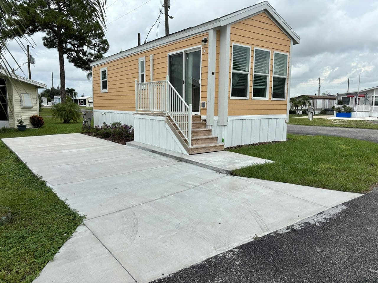 Manufactured home in Lake Placid, FL 33852