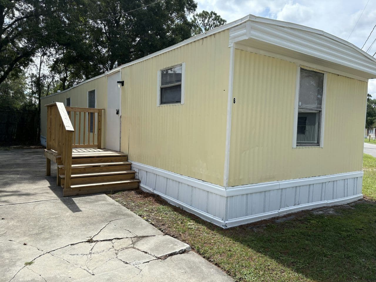 Manufactured home in Jacksonville, FL 32210