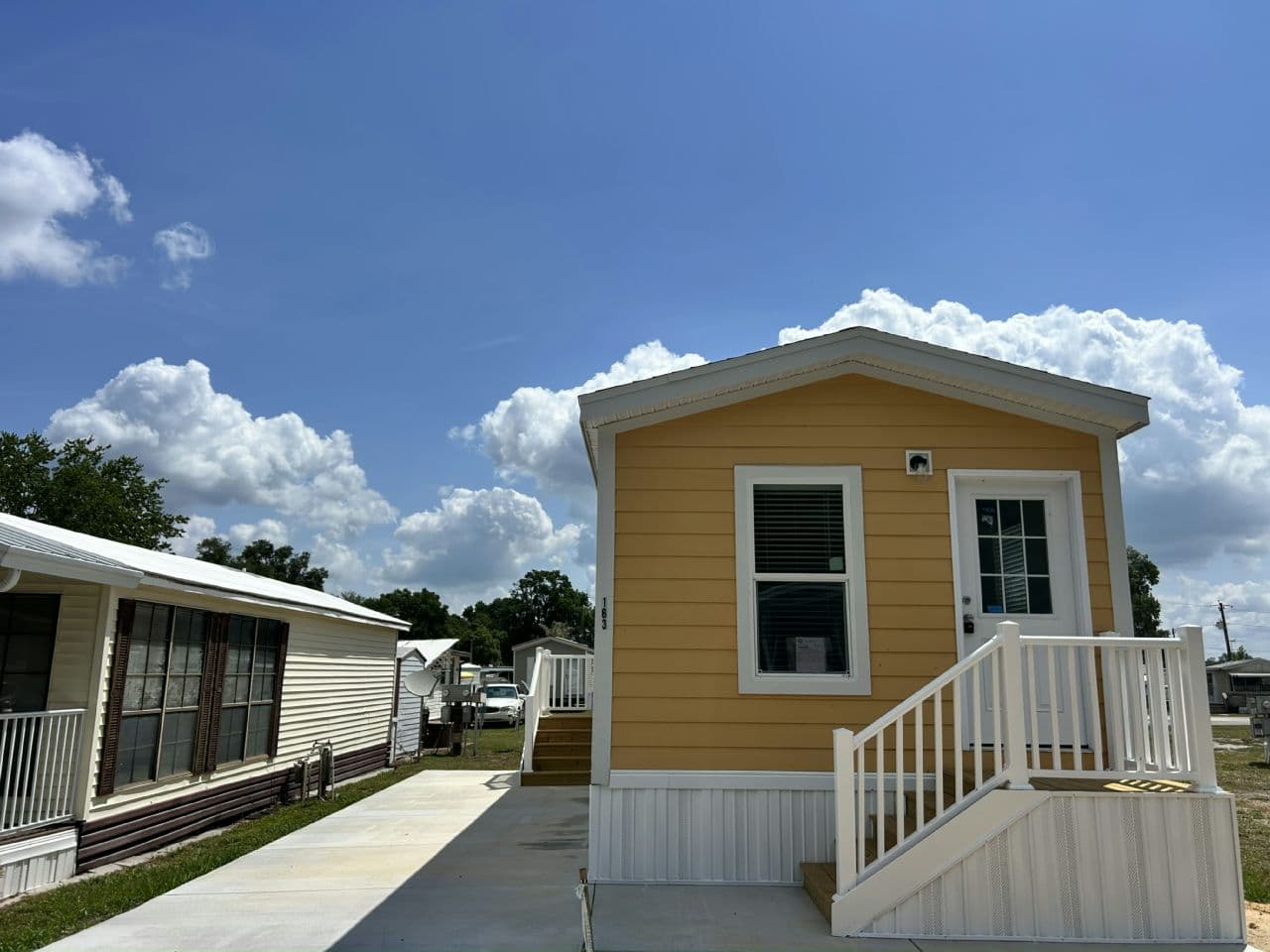 Manufactured home in Dade City, FL 33523