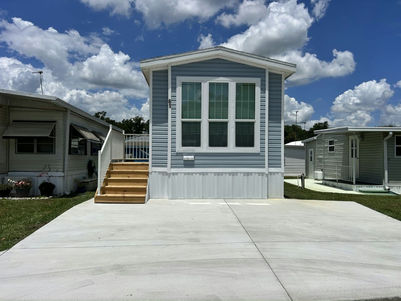 Manufactured home in Dade City, FL 33523