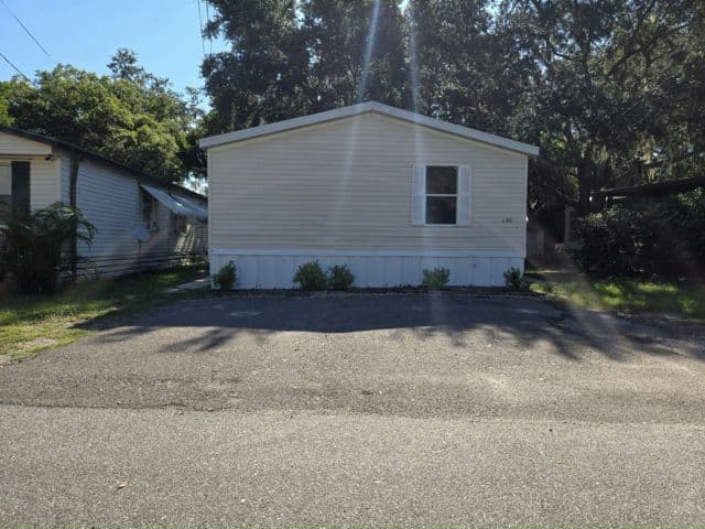 Manufactured home in Lutz, FL 33549