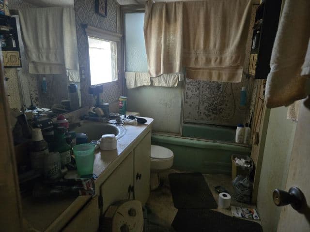 Manufactured home in St. Petersburg, FL 33709