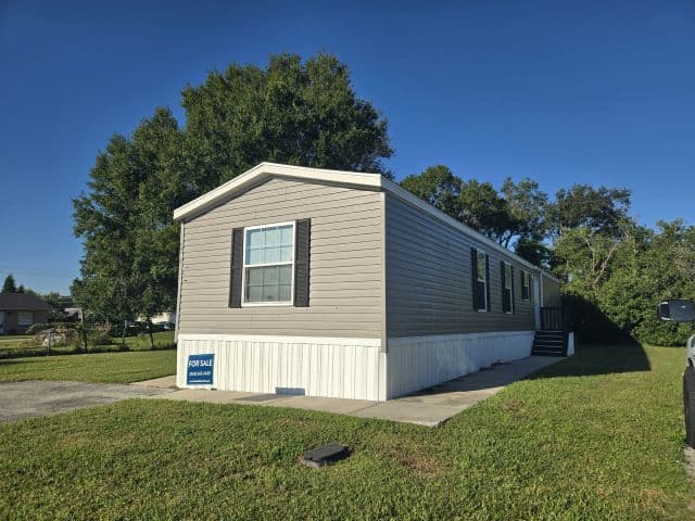 Manufactured home in Lakeland, FL 33801
