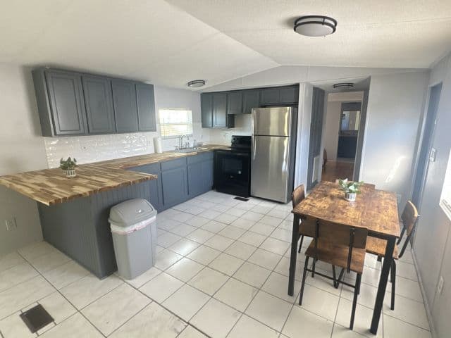 Manufactured home in Orlando, FL 32818