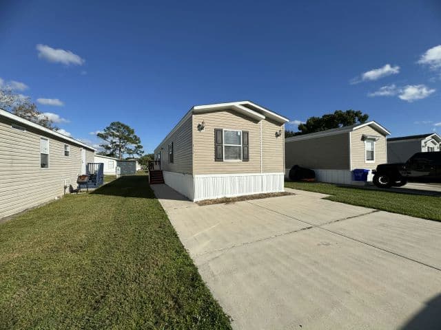 Manufactured home in Apopka, FL 32712
