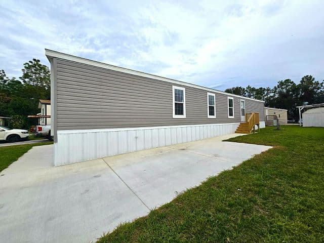 Manufactured home in Orlando, FL 32817