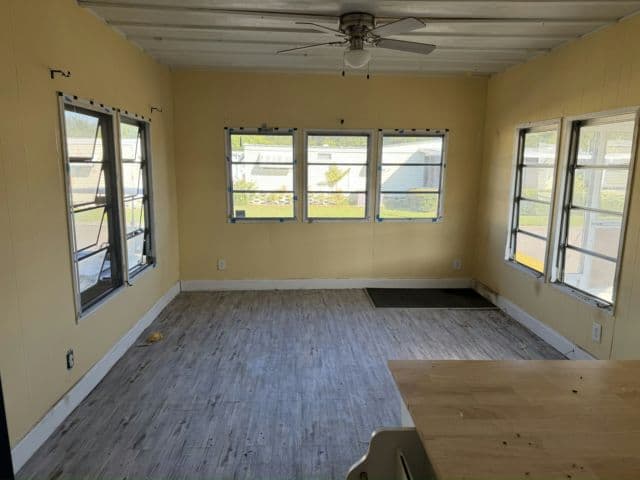 Manufactured home in Clearwater, FL 33764