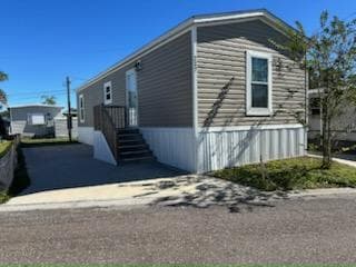 Manufactured home in St. Petersburg, FL 33714