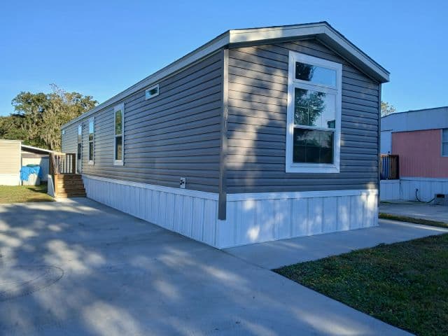 Manufactured home in Orlando, FL 32828