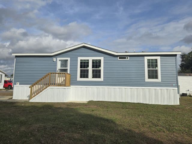 Manufactured home in Tampa, FL 33610