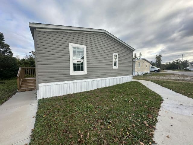 Manufactured home in Orlando, FL 32828