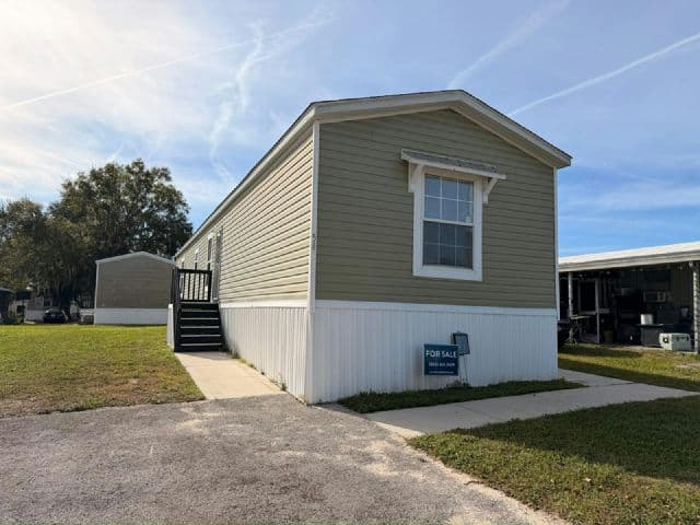 Manufactured home in Lakeland, FL 33801