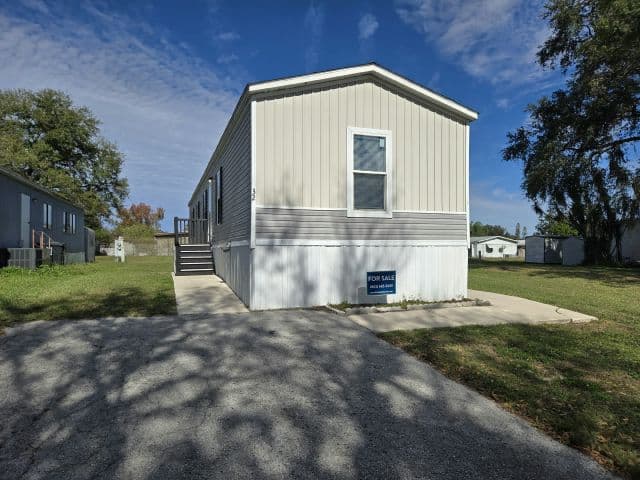 Manufactured home in Lakeland, FL 33801