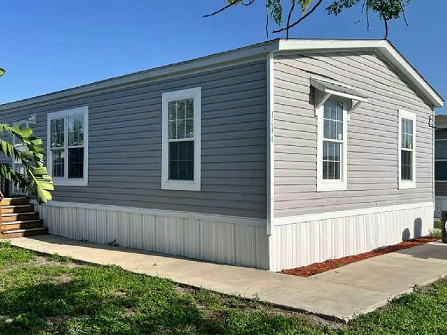Manufactured home in Apopka, FL 32712