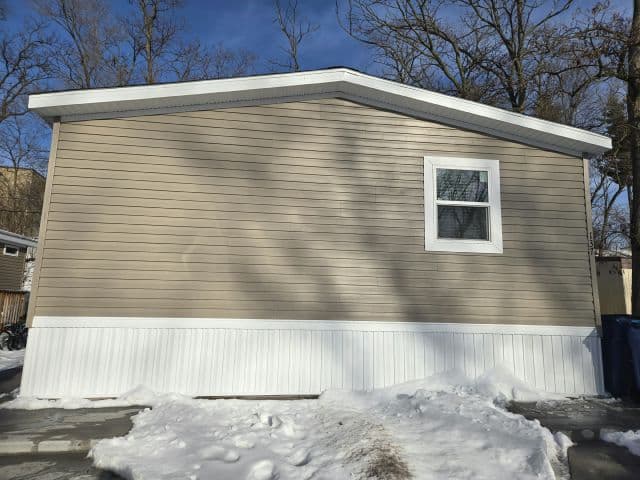 Manufactured home in Vadnais Heights, MN 55127