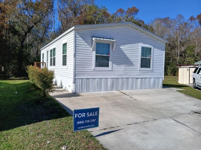 Manufactured home in Lakeland, FL 33810